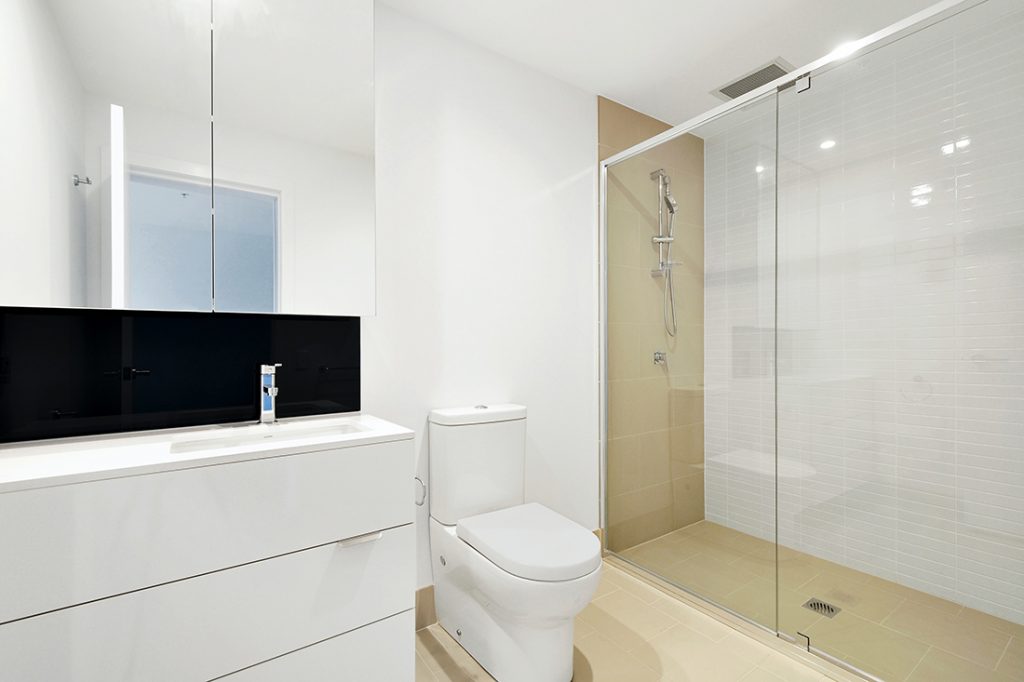 How much do shower screens cost?