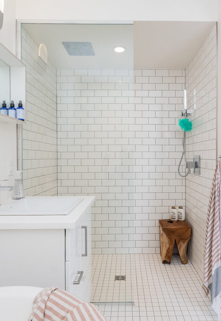 How much do shower screens cost?
